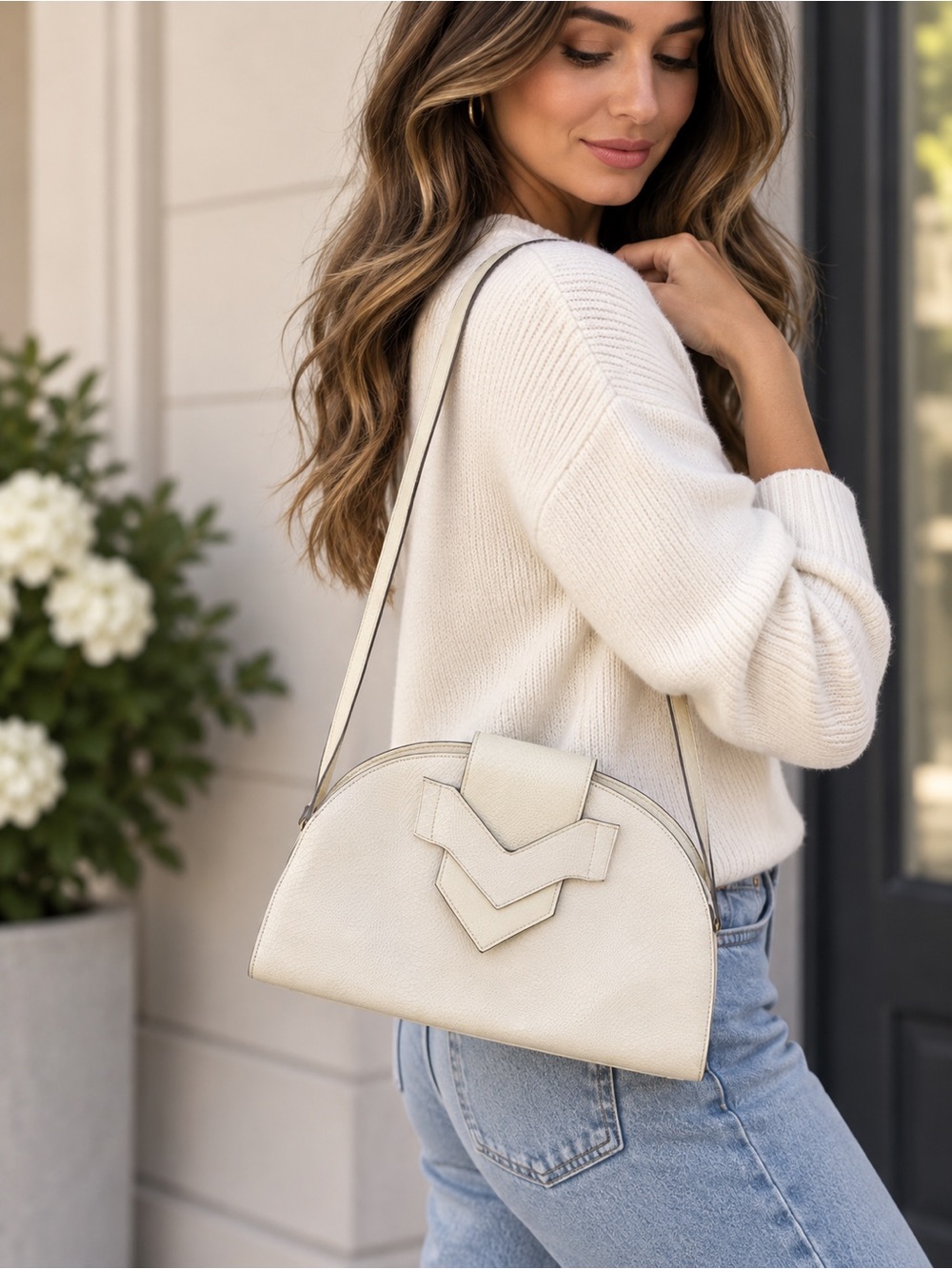 Vintage White/Ivory Structured Shoulder Bag |with Geometric Detail